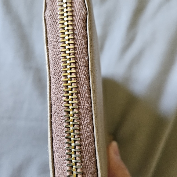 Prada Wallet - Picture 11 of 15